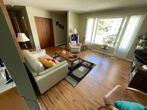 5316 Poplar AVE, Blackfalds, AB T0M 0J0