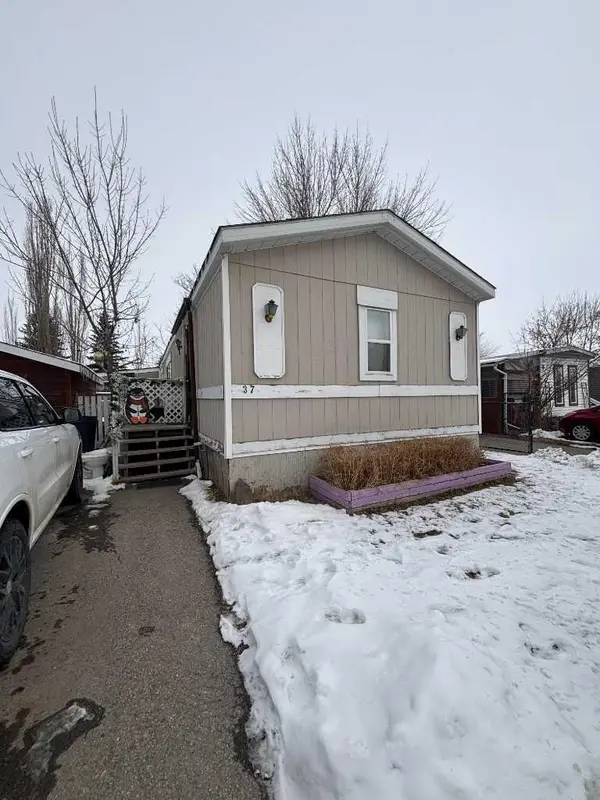 6220 17 AVE SE #37, Calgary, AB T2A 0w6