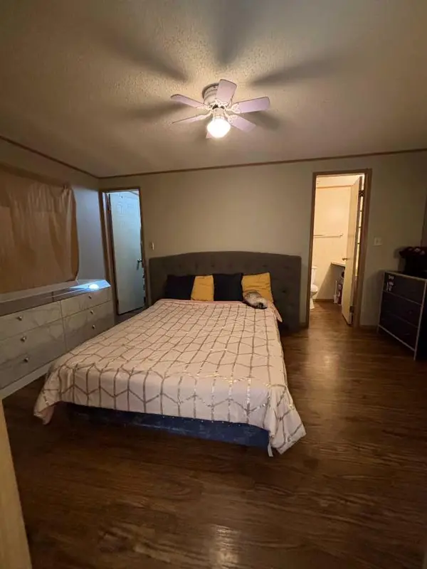 6220 17 AVE SE #37, Calgary, AB T2A 0w6