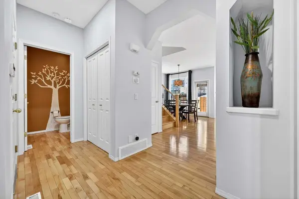 865 Citadel WAY NW, Calgary, AB T3G 4W1