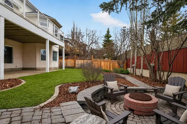 7051 Christie Briar MNR SW, Calgary, AB T3H2H5
