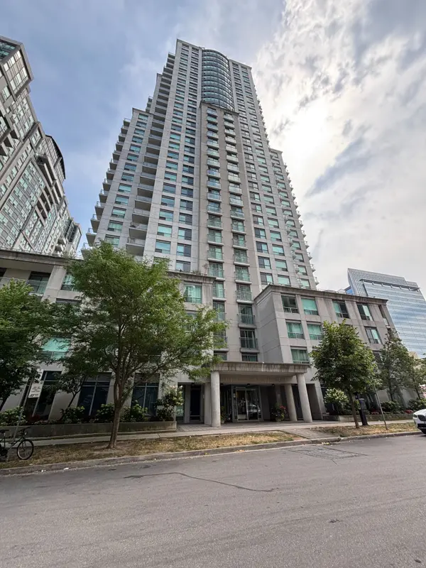 21 Hillcrest AVE #902, Toronto C14, ON M2N 3N4