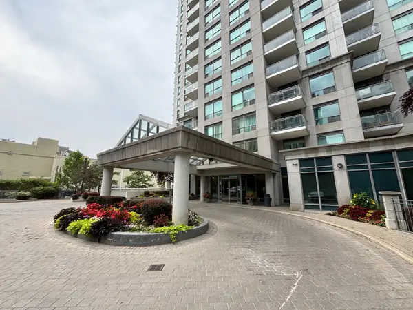 21 Hillcrest AVE #902, Toronto C14, ON M2N 3N4