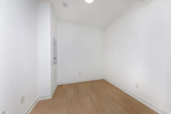 252 Church ST #4805, Toronto C08, ON M5B 0E6