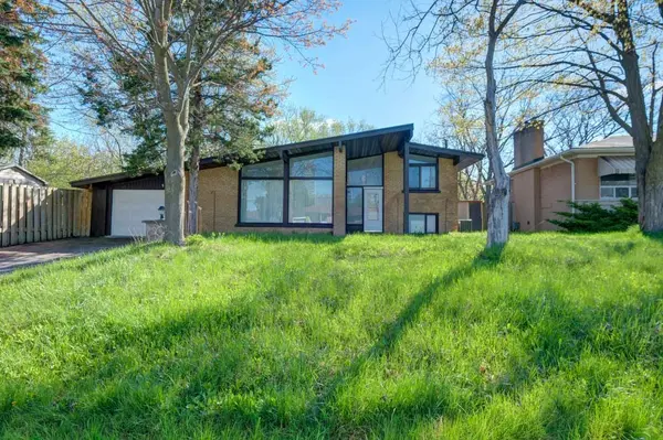 931 Willowdale AVE, Toronto C14, ON M2M 3C3