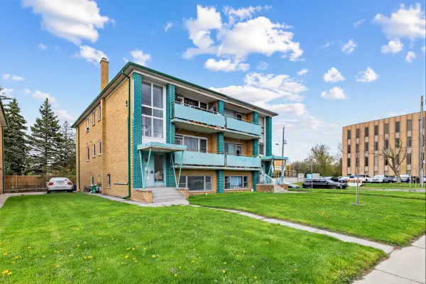3867 Bathurst ST, Toronto C07, ON M3H 3N4