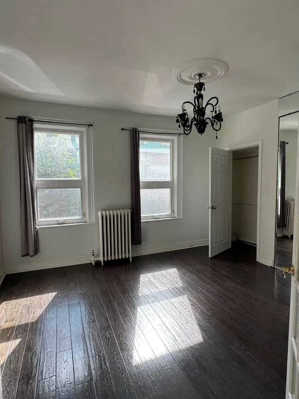 104 Bleecker ST #2, Toronto C08, ON M4X 1L8