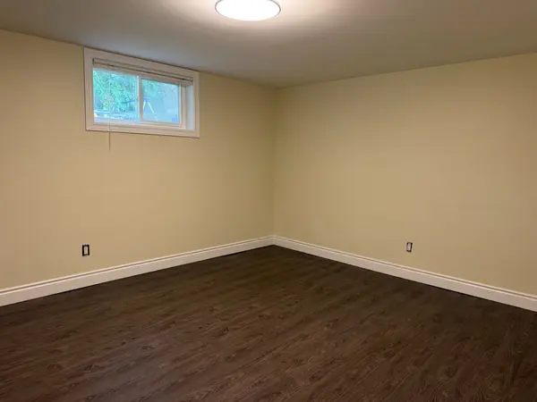 Lower 123 Searle AVE, Toronto C06, ON M3H 4B1