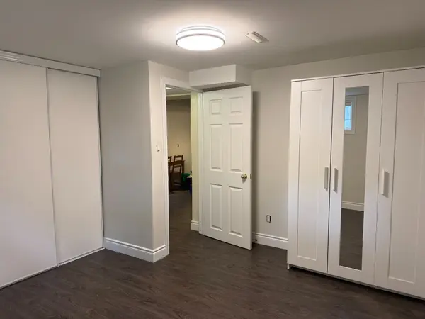 Lower 123 Searle AVE, Toronto C06, ON M3H 4B1