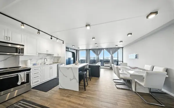 2 Glamorgan AVE #1212, Toronto E04, ON M1P 2M8