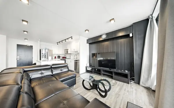 2 Glamorgan AVE #1212, Toronto E04, ON M1P 2M8