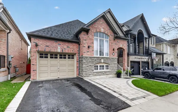 25 Loughlin Hill CRES E, Ajax, ON L1Z 1P8