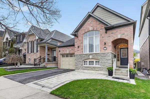 25 Loughlin Hill CRES E, Ajax, ON L1Z 1P8