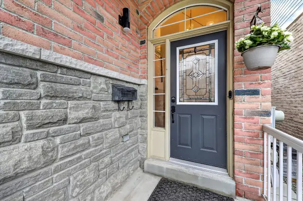 25 Loughlin Hill CRES E, Ajax, ON L1Z 1P8