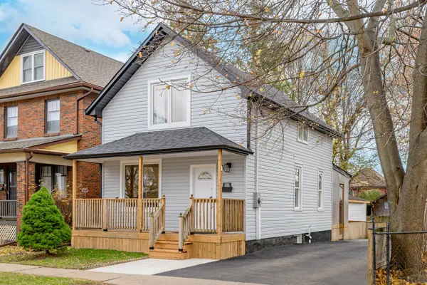 93 Agnes ST, Oshawa, ON L1G 1V3