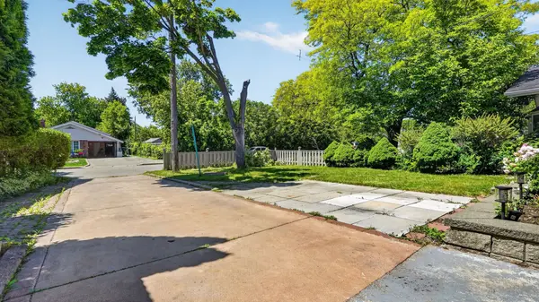8 Bonnechere CRES, Toronto E09, ON M1K 4Y8