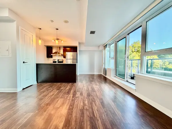 25 Town Centre CT #323, Toronto E09, ON M1P 0B4