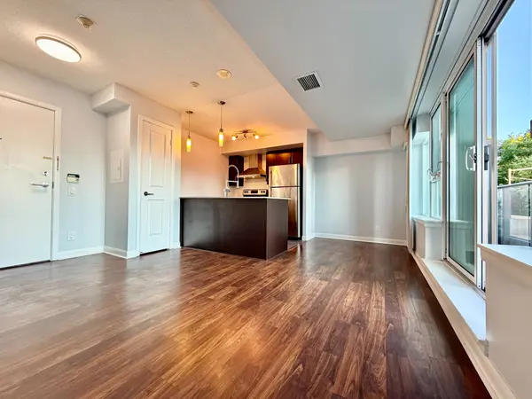 25 Town Centre CT #323, Toronto E09, ON M1P 0B4