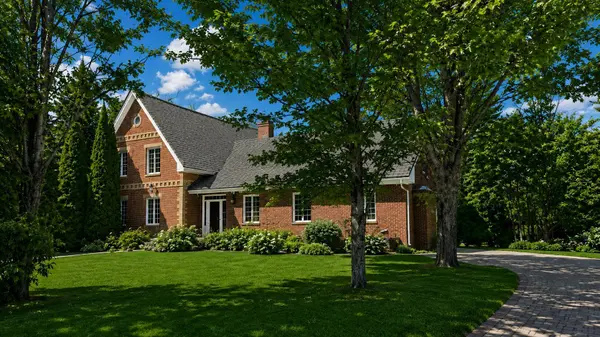 21455 Warden AVE, East Gwillimbury, ON L0G 1R0