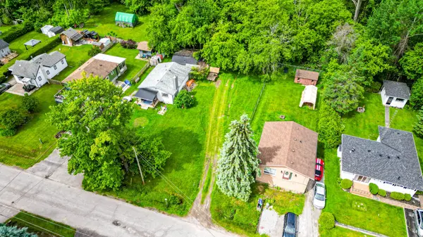 100 Dunkirk AVE, Georgina, ON L0E 1R0