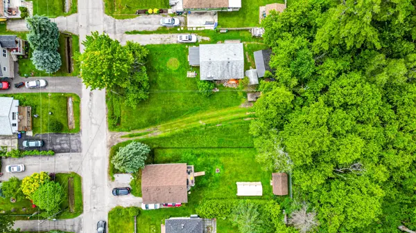 100 Dunkirk AVE, Georgina, ON L0E 1R0