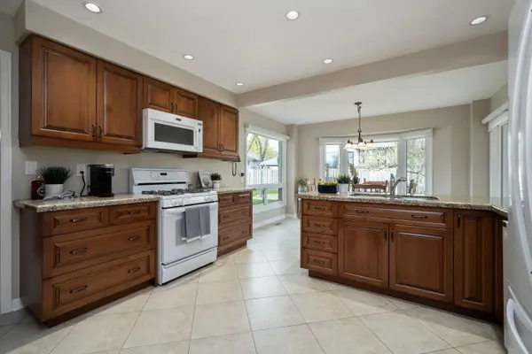 33 Carpenter CT, Markham, ON L3P 6W3