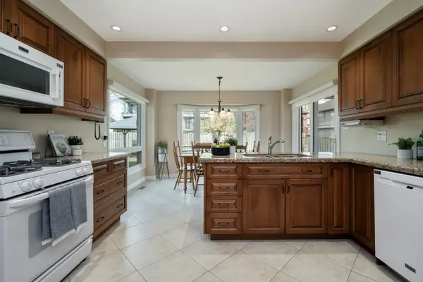 33 Carpenter CT, Markham, ON L3P 6W3