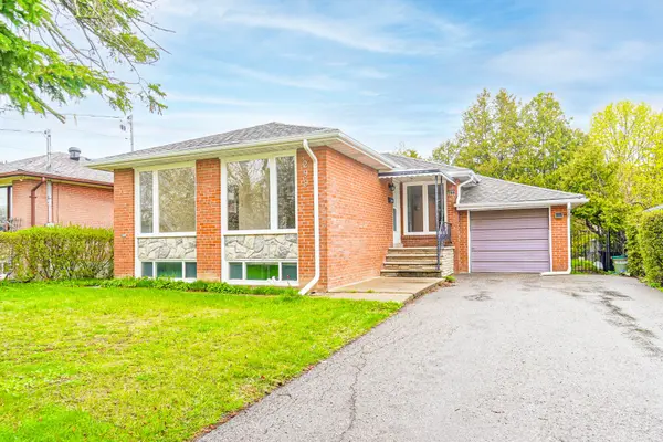 299 Palmer AVE, Richmond Hill, ON L4C 1P4