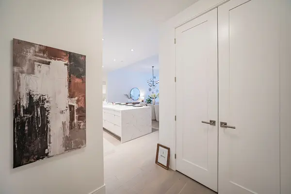397 Royal Orchard BLVD #103, Markham, ON L3T 0H3