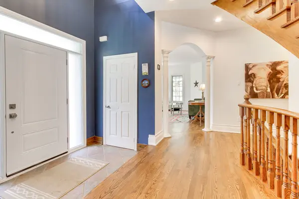 276 Ridge RD, Aurora, ON L4G 0M3