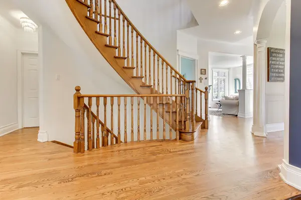276 Ridge RD, Aurora, ON L4G 0M3