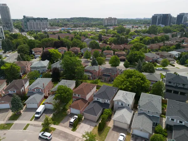 15 Bingham ST, Richmond Hill, ON L4C 8Y6