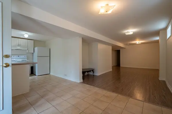15 Bingham ST, Richmond Hill, ON L4C 8Y6
