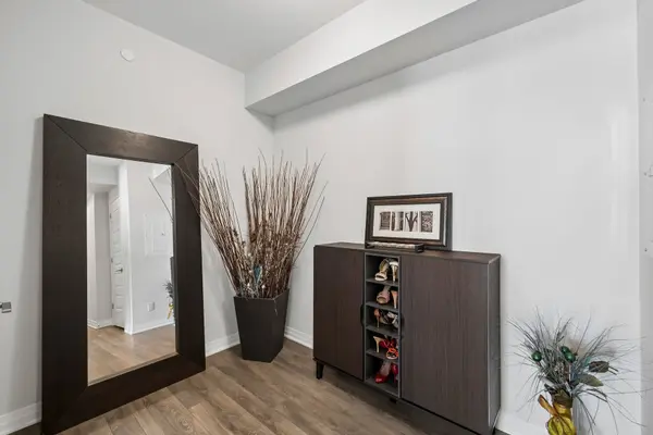 58 Adam Sellers ST #605, Markham, ON L6B 1P5
