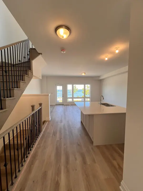 42 Wyn Wood LN, Orillia, ON L3V 8P7