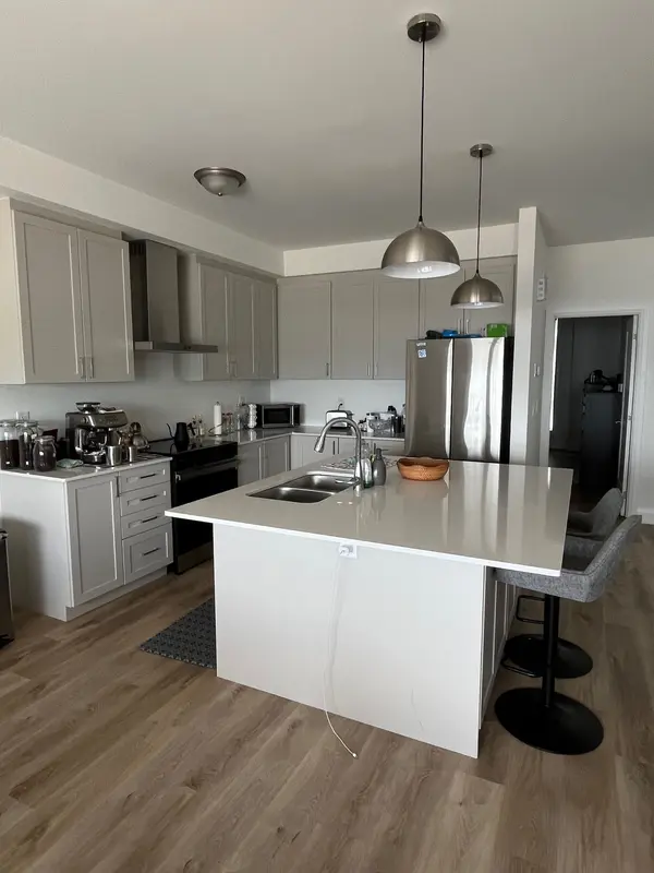 42 Wyn Wood LN, Orillia, ON L3V 8P7
