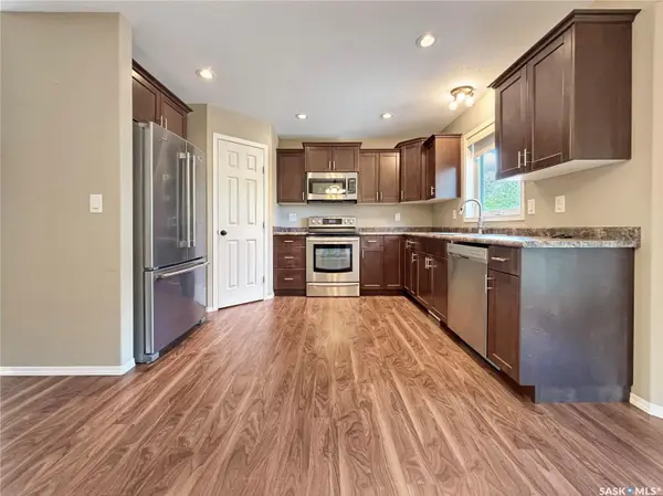 303 Diefenbaker AVENUE, Hague, SK S0K 1X0