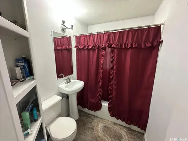 102 9th AVENUE SE, Weyburn, SK S4H 1Z7