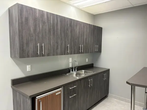 24 Brydon DR #5, Toronto W10, ON M9W 5R6