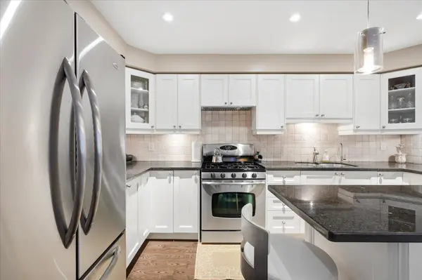 928 Queen ST W #30C, Mississauga, ON L5H 4K5