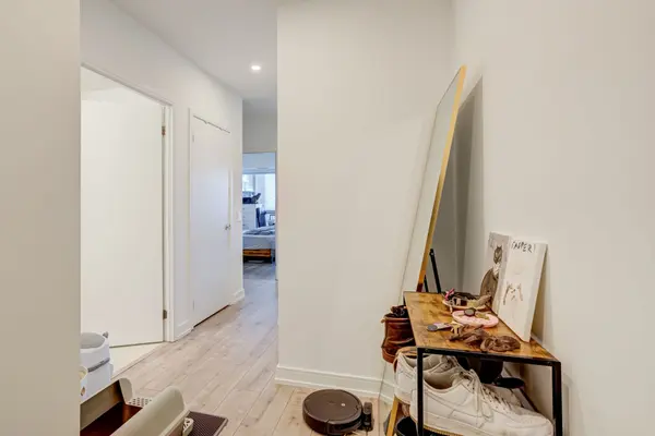 30 Samuel Wood WAY #401, Toronto W08, ON M9B 0C9