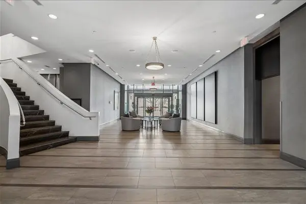 11 Bronte RD #327, Oakville, ON L6L 0E1