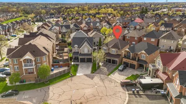 12 Raybeck CT, Brampton, ON L6Y 0K1