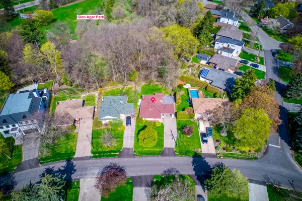 84 Ravenscrest DR, Toronto W08, ON M9B 5N3