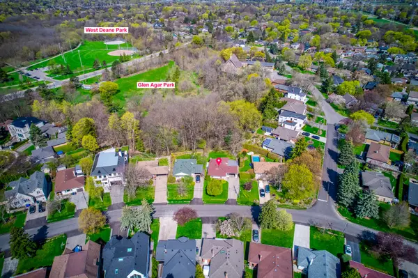 84 Ravenscrest DR, Toronto W08, ON M9B 5N3