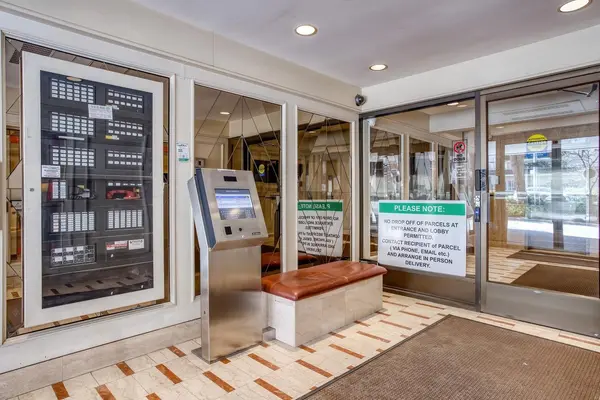 100 Quebec AVE #1501, Toronto W02, ON M6P 4B8