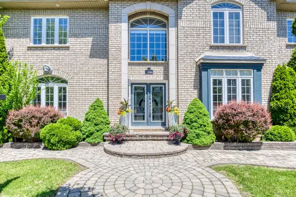 2389 Grand Oak TRL, Oakville, ON L6M 4V4