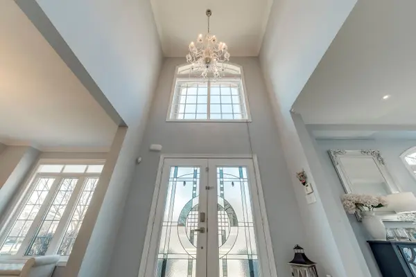 2389 Grand Oak TRL, Oakville, ON L6M 4V4