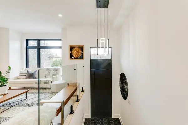 4 Lunness RD, Toronto W06, ON M8W 4M3