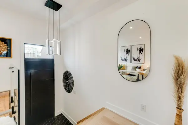 4 Lunness RD, Toronto W06, ON M8W 4M3